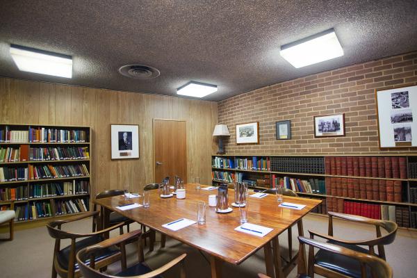 Fenner Room is an intimate meeting room that can be set in various configurations based on requirements.